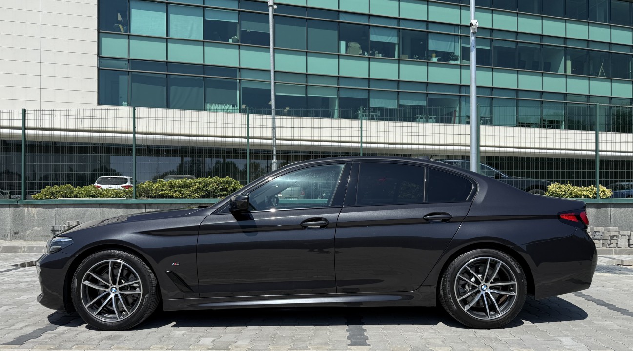 BMW Seria 5 520d sDrive M-Sport - foto 6