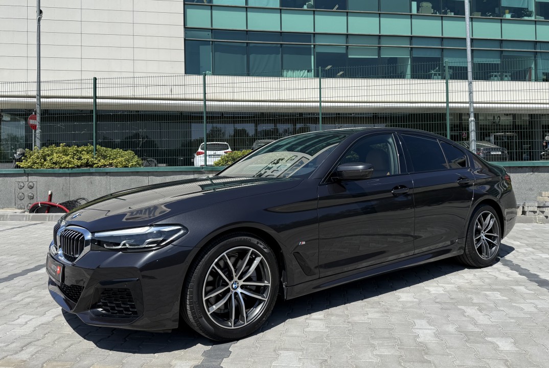 BMW Seria 5 520d sDrive M-Sport - foto 7