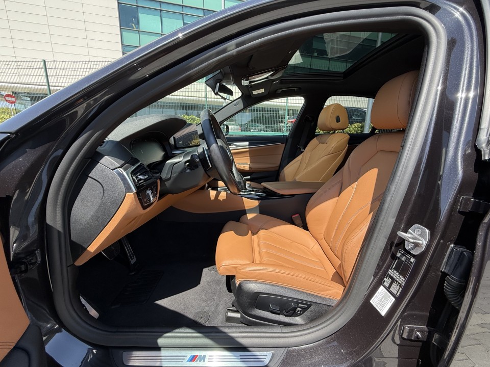 BMW Seria 5 520d sDrive M-Sport - foto 9