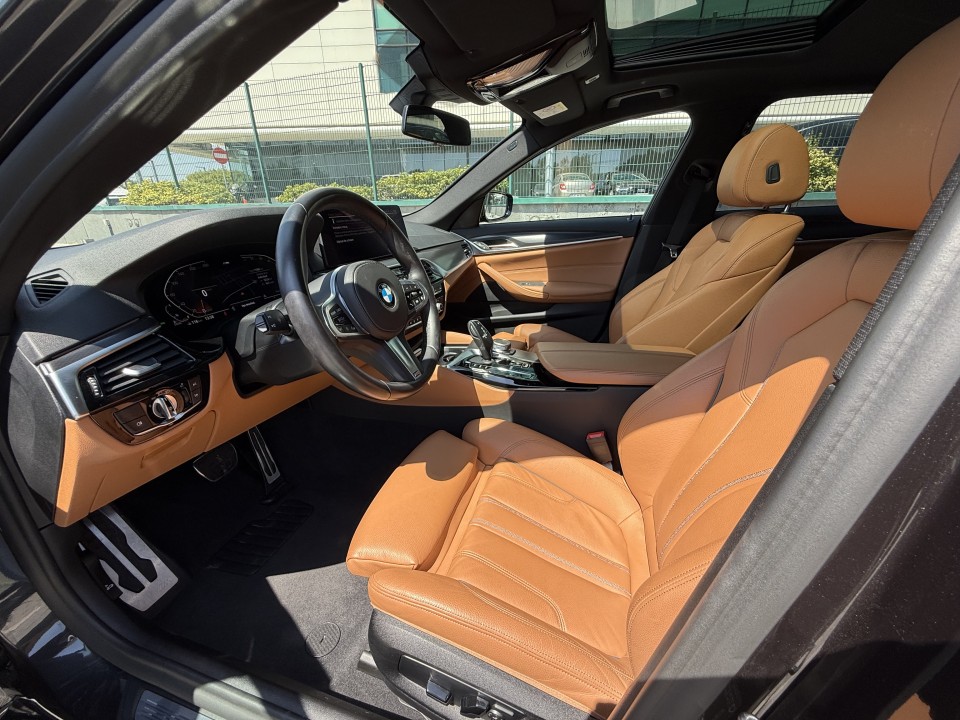 BMW Seria 5 520d sDrive M-Sport - foto 11