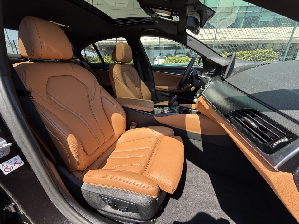 BMW Seria 5 520d sDrive M-Sport - foto 16