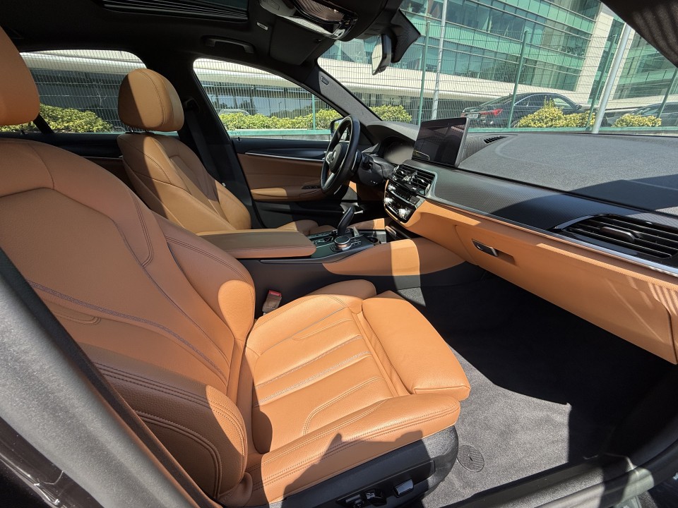 BMW Seria 5 520d sDrive M-Sport - foto 17