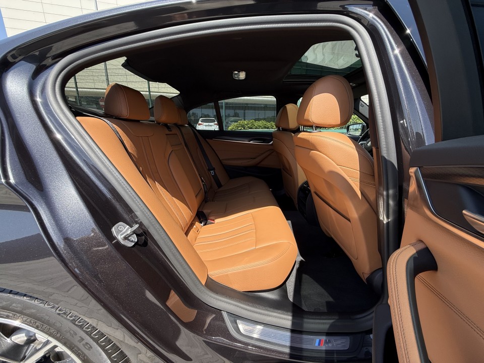 BMW Seria 5 520d sDrive M-Sport - foto 18
