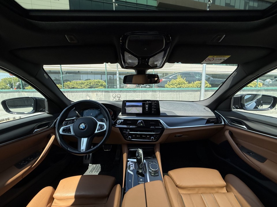 BMW Seria 5 520d sDrive M-Sport - foto 21