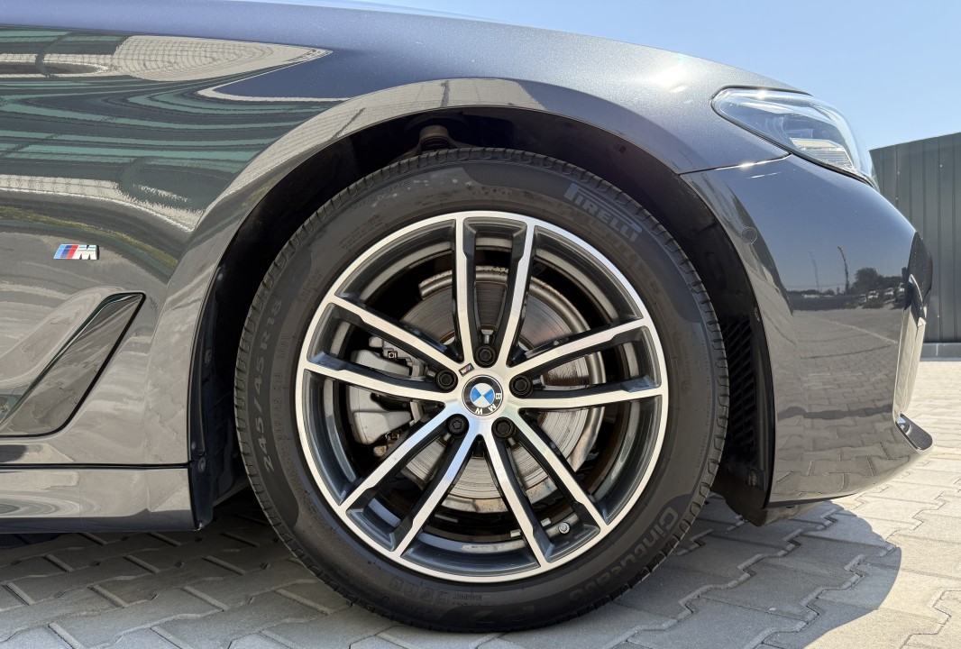 BMW Seria 5 520d sDrive M-Sport - foto 26