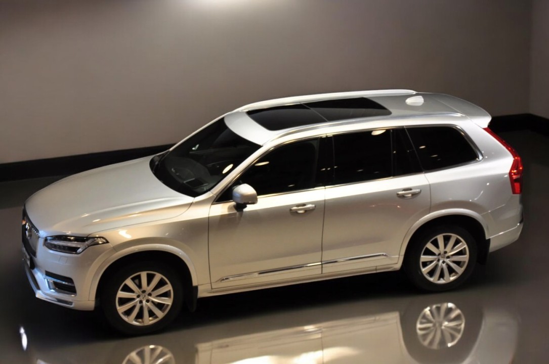 Volvo XC 90 Volvo XC90 T5 AWD (2)