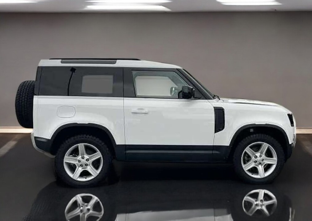 Land Rover Defender 90 MHEV (4)