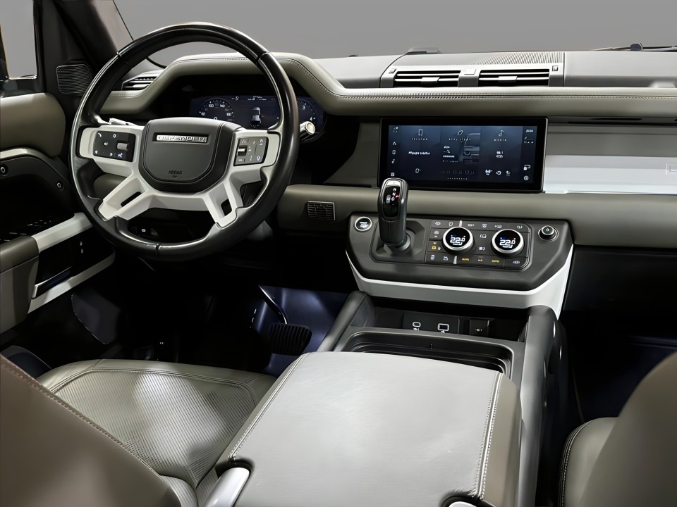 Land Rover Defender 110 D250 HSE (5)