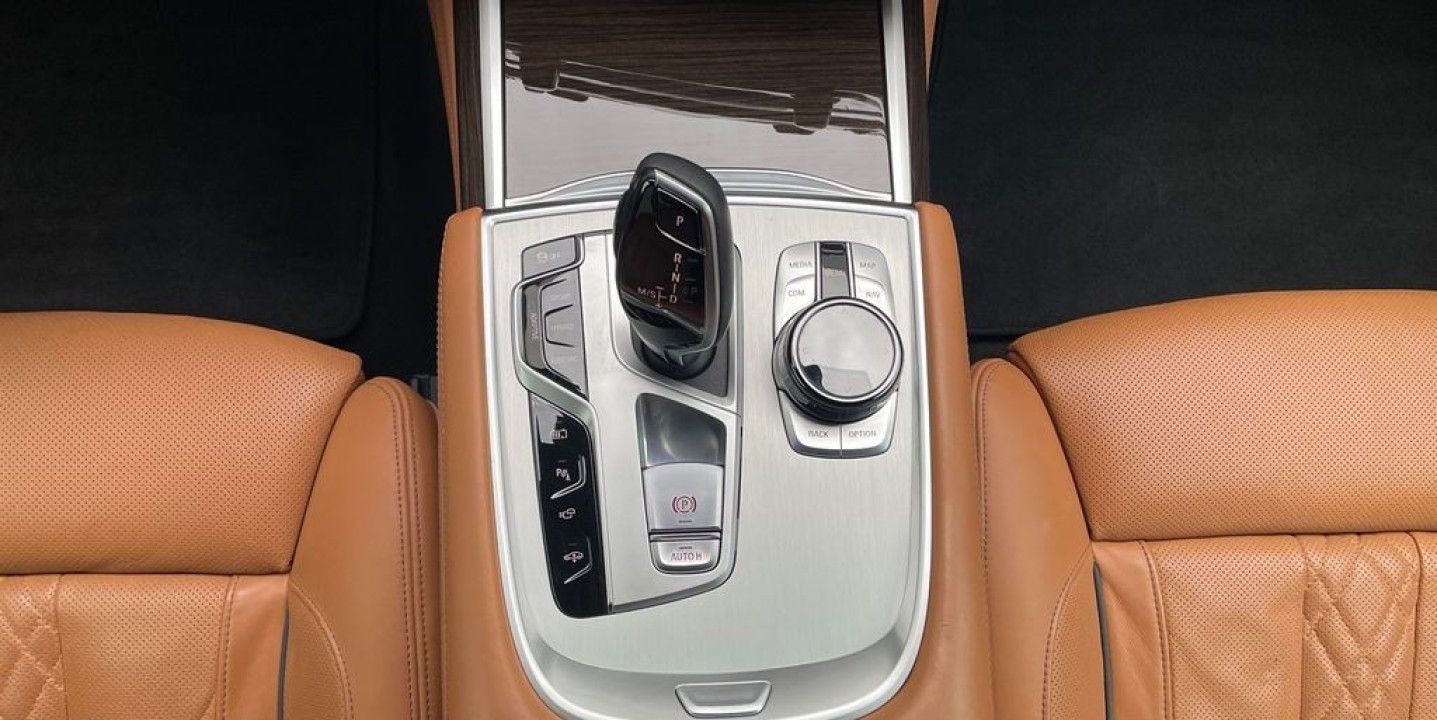 BMW Seria 7 745 xDrive - foto 8