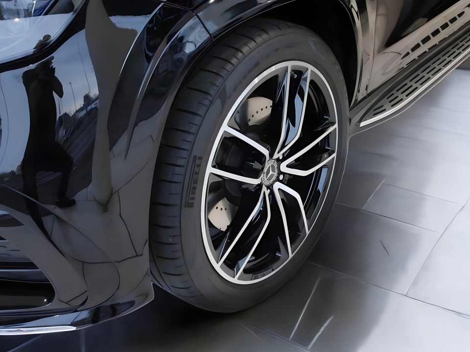 Mercedes-Benz GLS 580 4MATIC AMG - foto 14