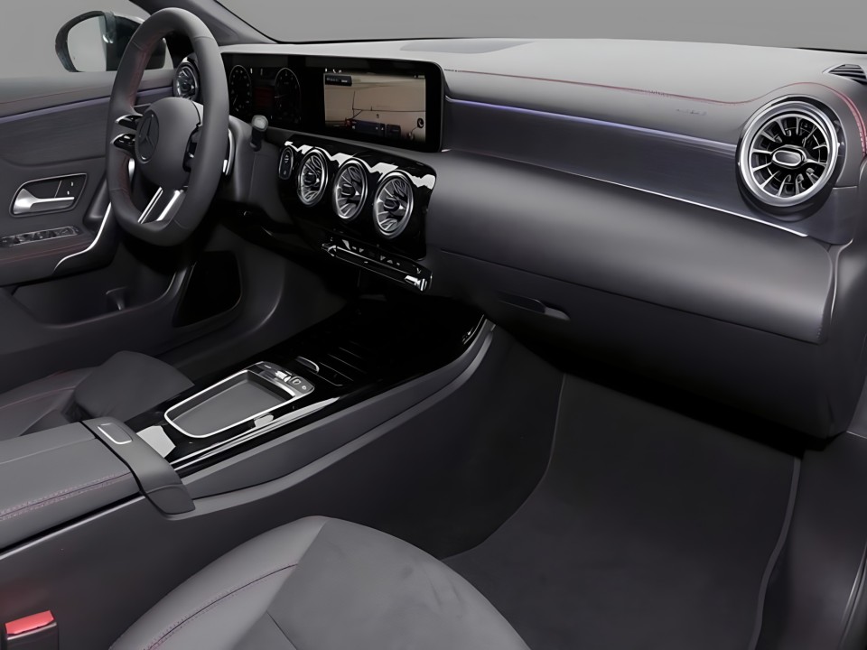 Mercedes-Benz CLA 200 AMG Line (5)