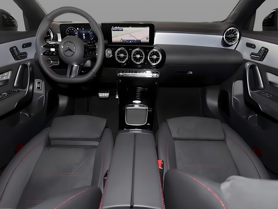 Mercedes-Benz CLA 200 AMG Line (4)