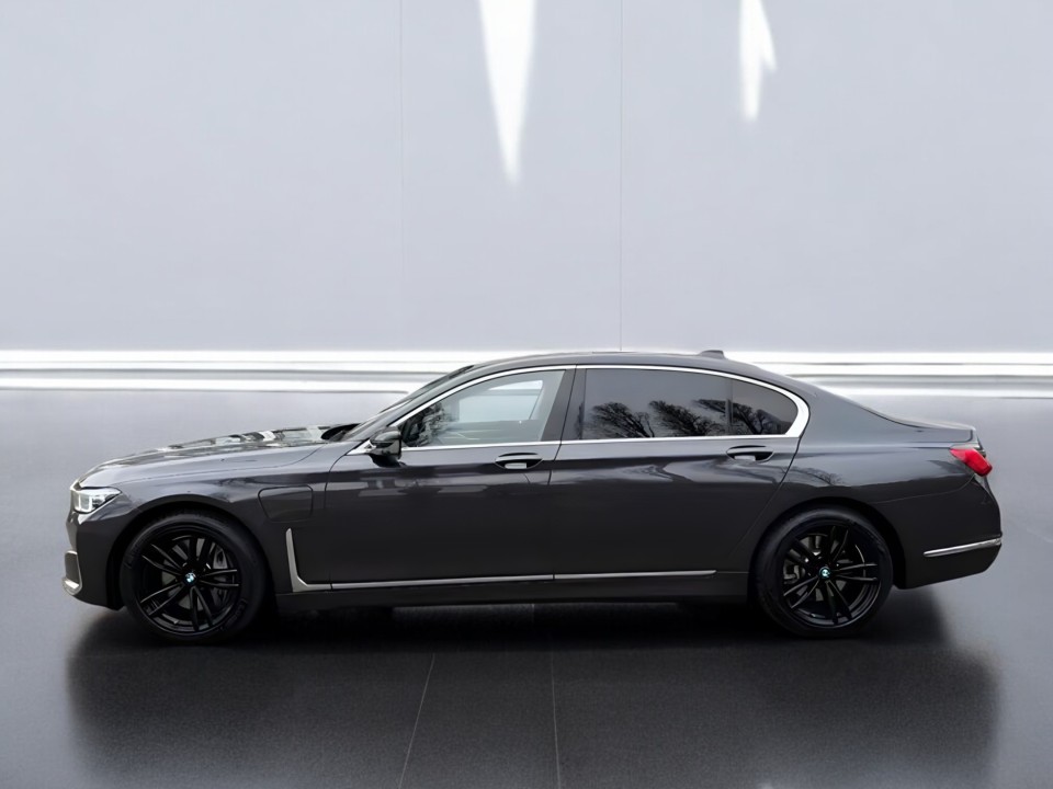 BMW Seria 7 745Le xDrive (4)