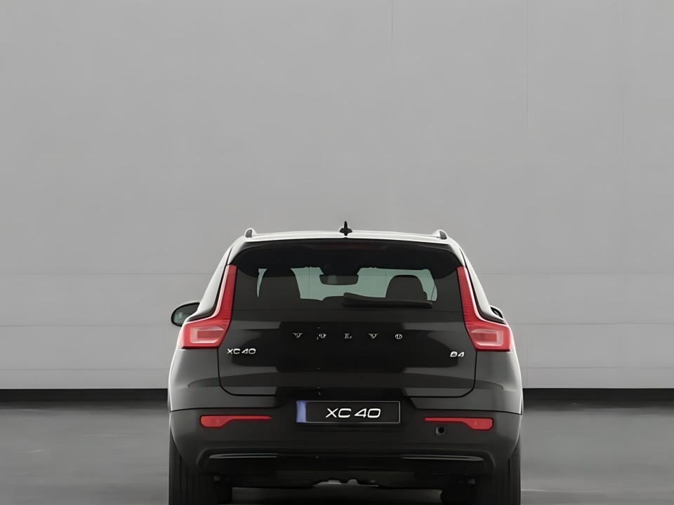 Volvo XC 40 B4 Plus Dark (4)