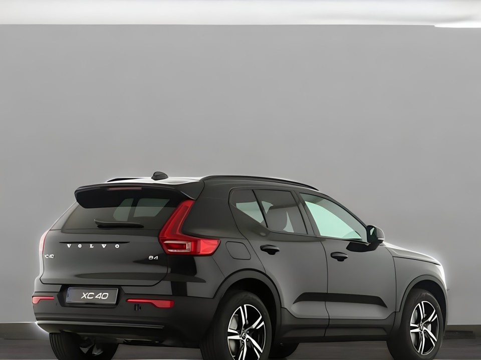 Volvo XC 40 B4 Plus Dark (3)