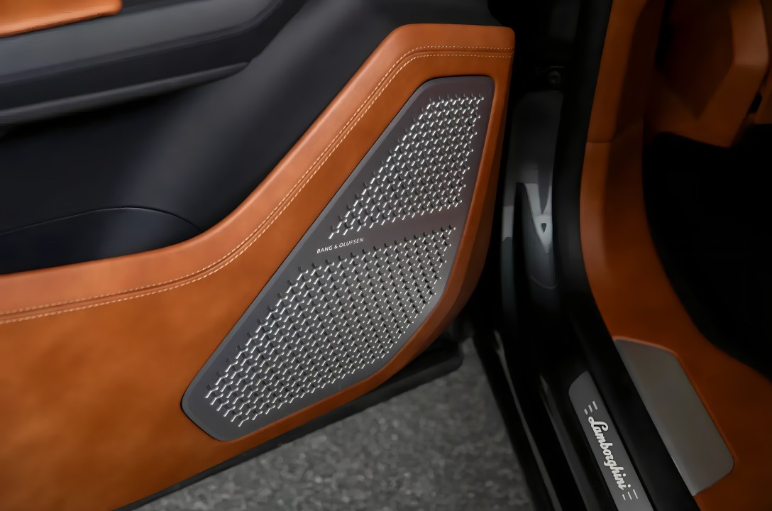 Lamborghini Urus - foto 27