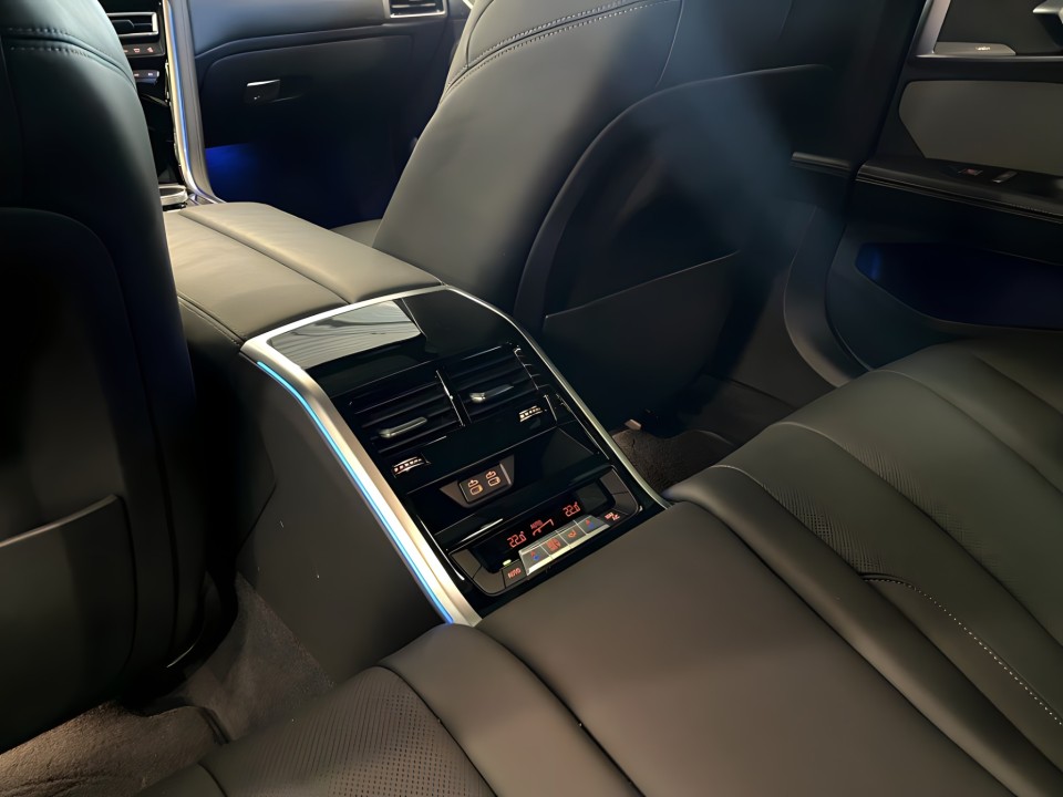 BMW Seria 8 M850i xDrive Gran Coupe - foto 15