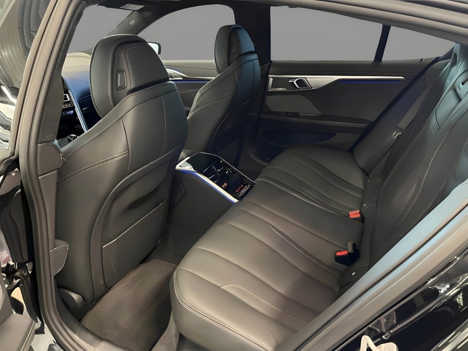 BMW Seria 8 M850i xDrive Gran Coupe - foto 14