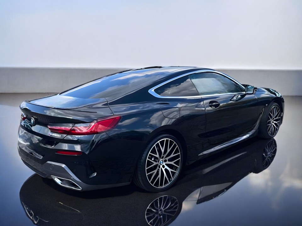 BMW Seria 8 M850i ​​xDrive Coupe (3)