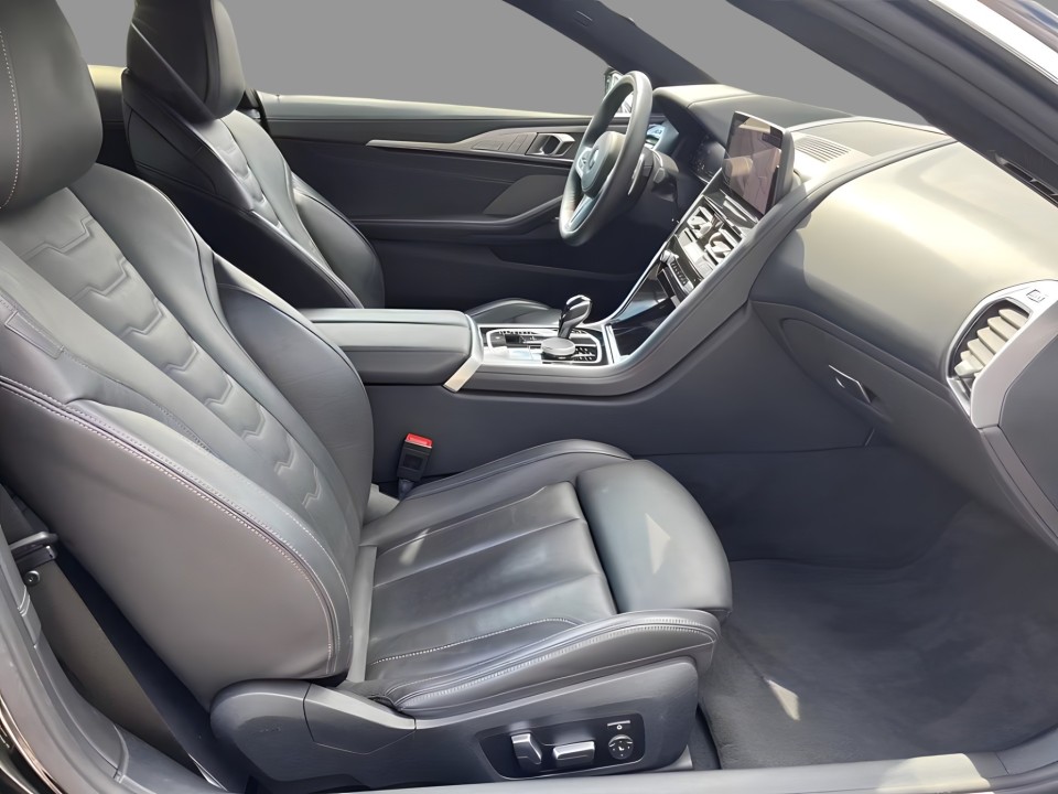 BMW Seria 8 M850i ​​xDrive Coupe - foto 9