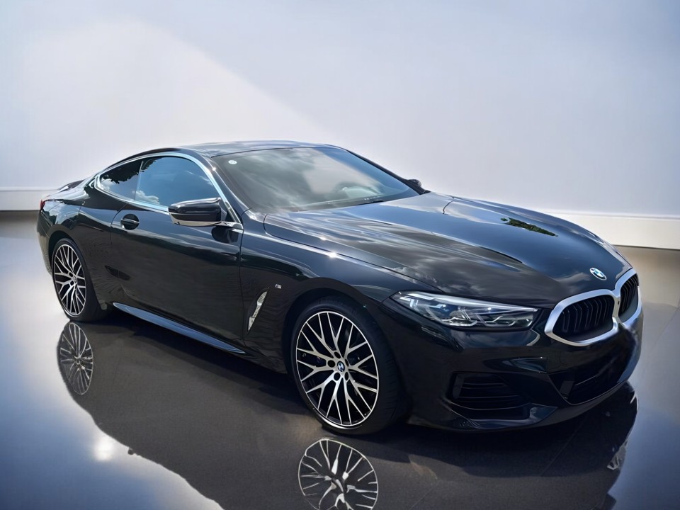 BMW Seria 8 M850i ​​xDrive Coupe (2)