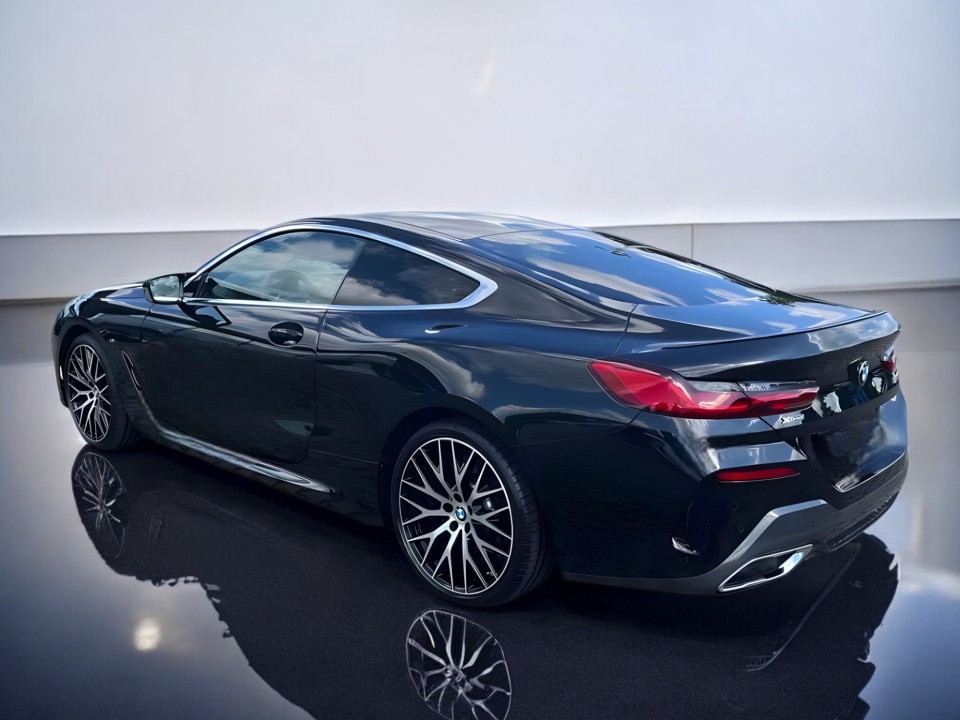 BMW Seria 8 M850i ​​xDrive Coupe (4)