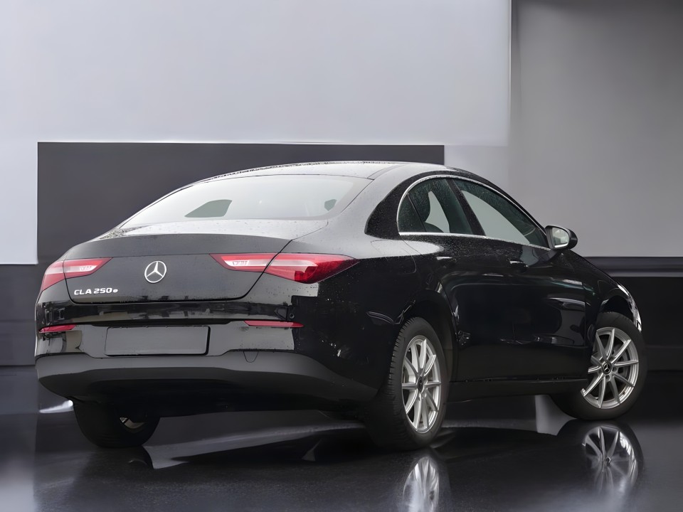 Mercedes-Benz CLA 250e (2)