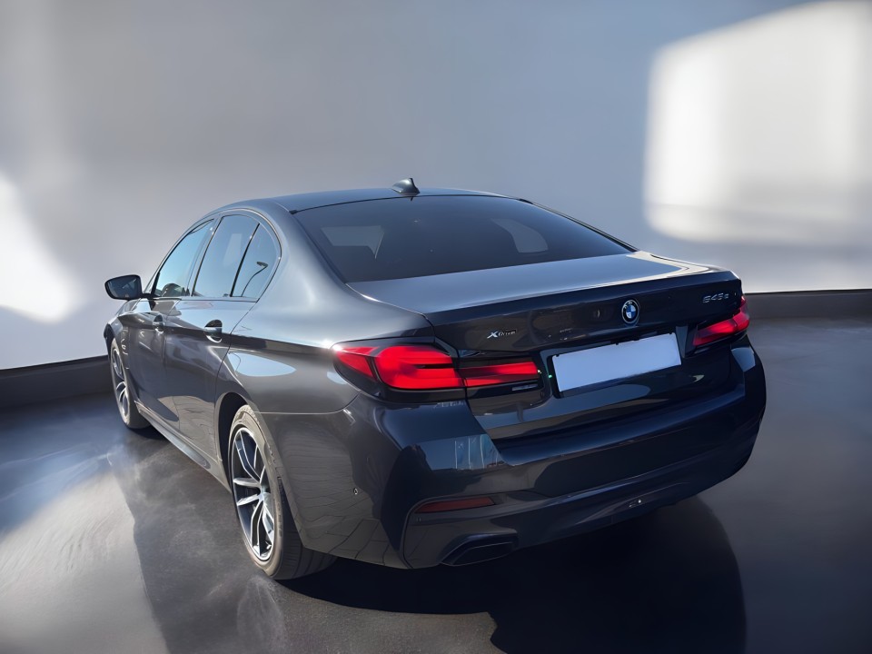 BMW Seria 5 545e xDrive (4)