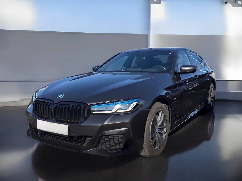 BMW Seria 5 545e xDrive (5)