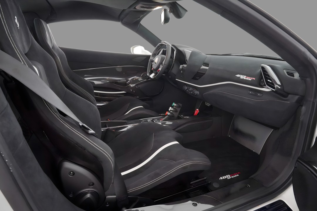 Ferrari 488 Spider - foto 12
