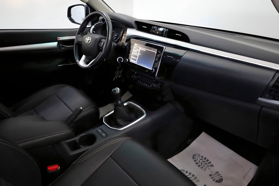 Toyota Hilux D4-D - foto 12