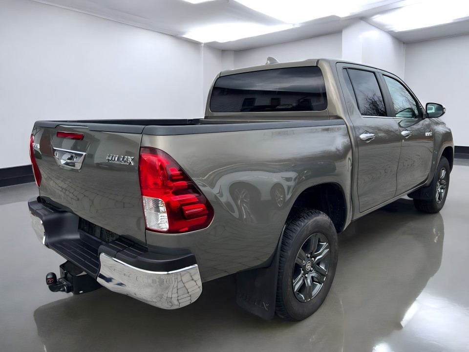 Toyota Hilux 2.8D Comfort (2)