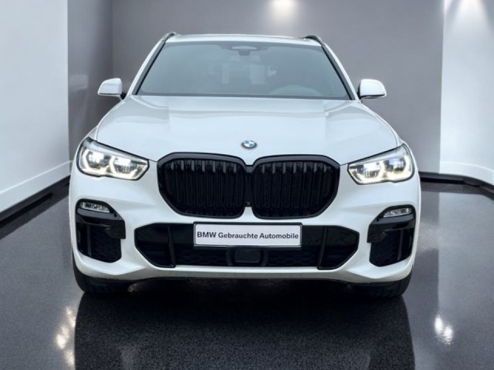 BMW X5 xDrive45e M-Sport (2)