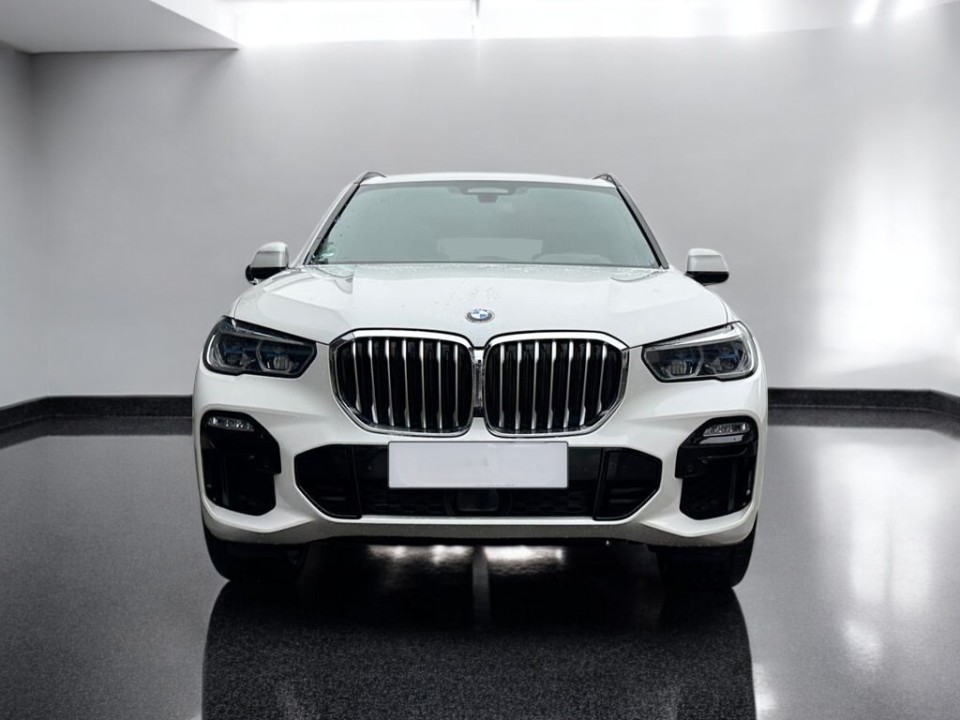 BMW X5 xDrive45e M-Sport (2)