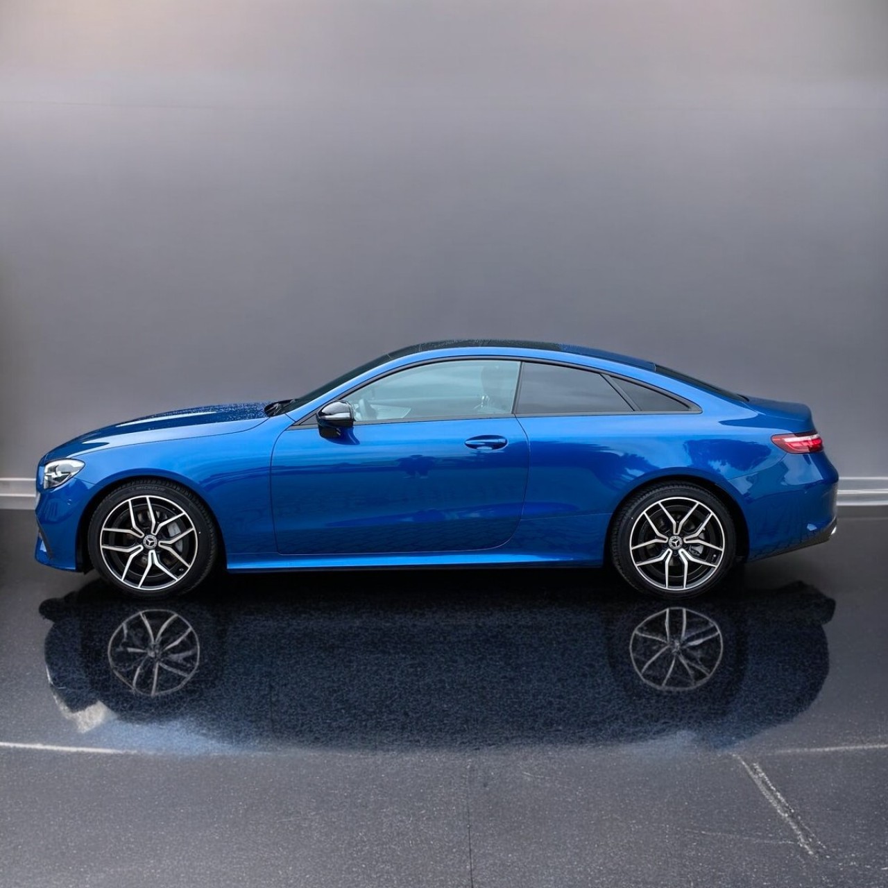 Mercedes-Benz E 200 AMG (2)