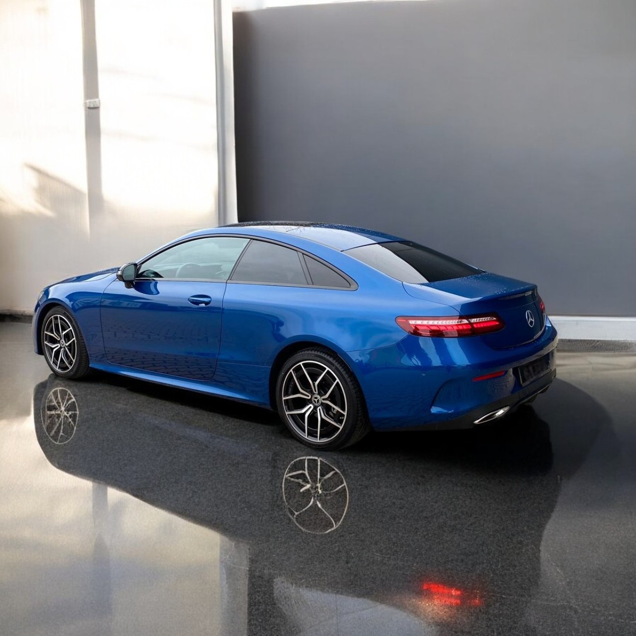 Mercedes-Benz E 200 AMG (3)