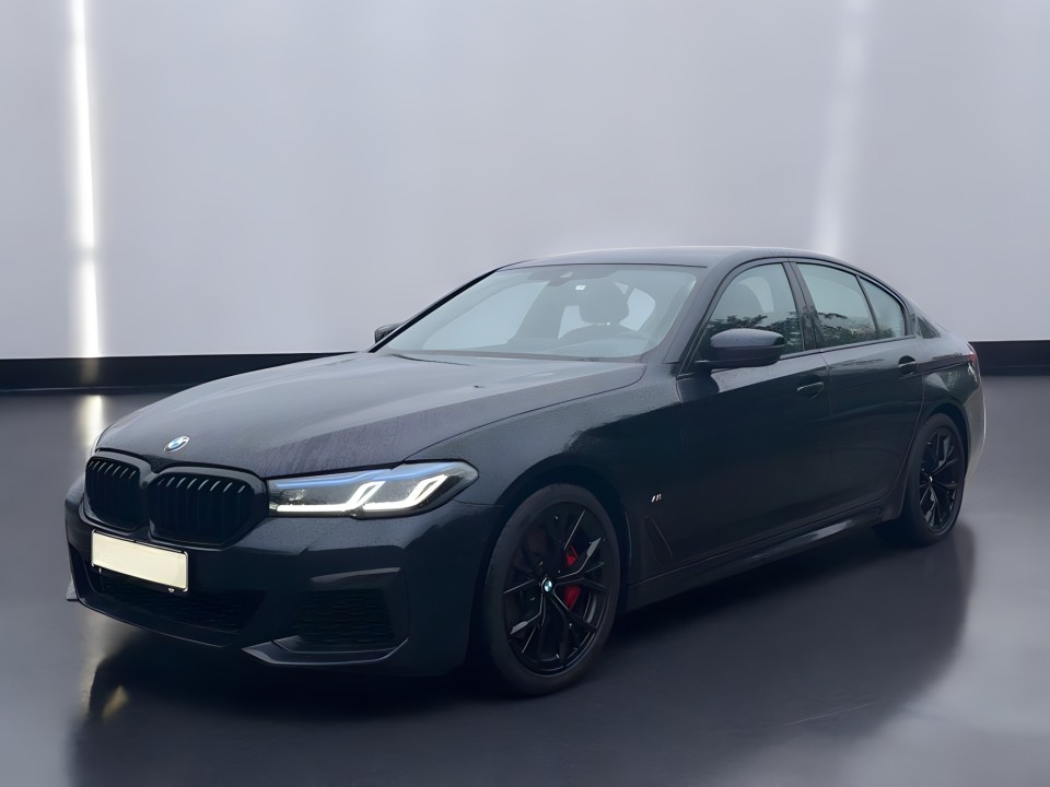 BMW Seria 5 520i M-Sport (3)