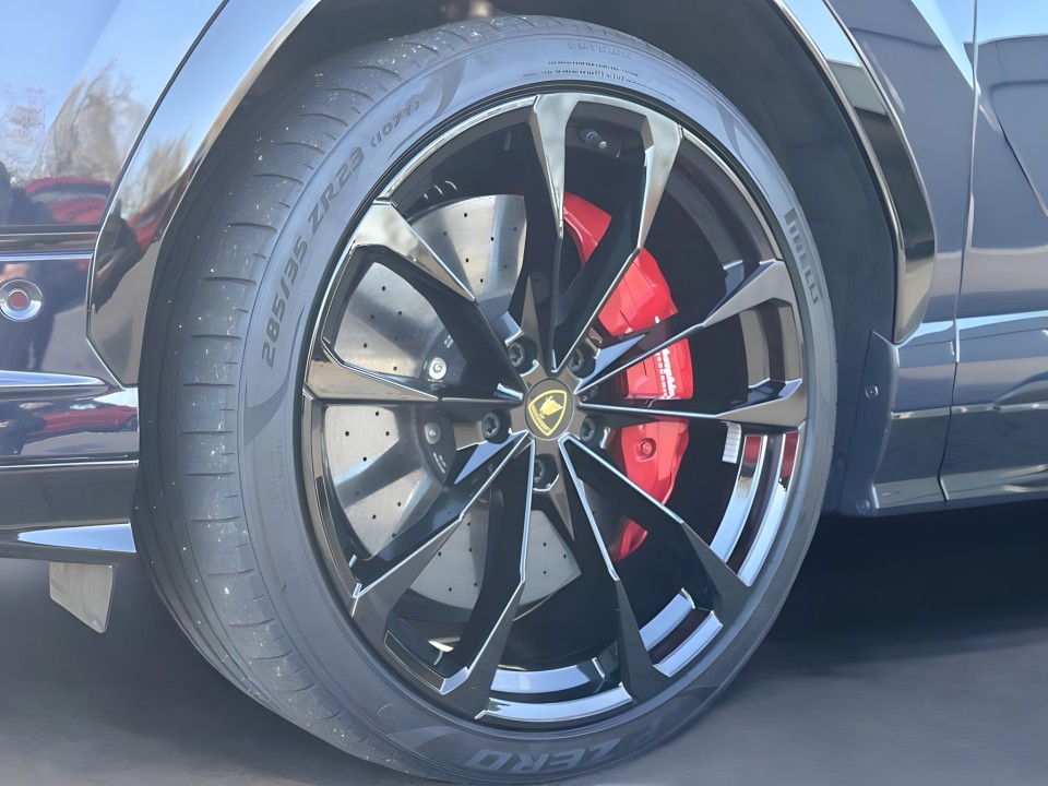 Lamborghini URUS S - foto 16