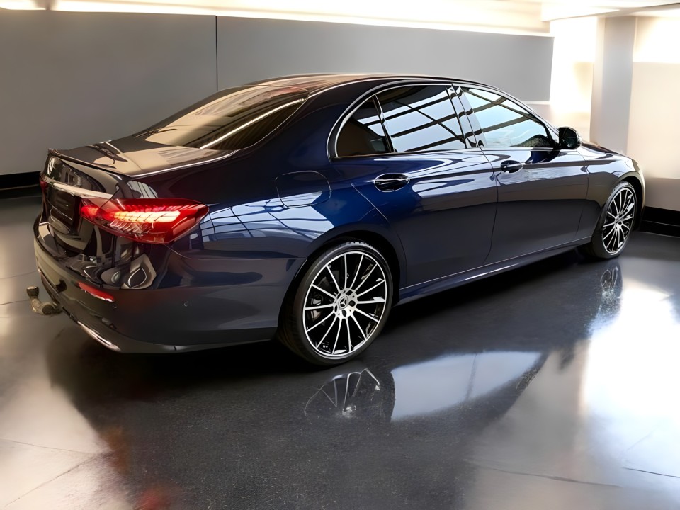 Mercedes-Benz E 200 AMG Line (5)