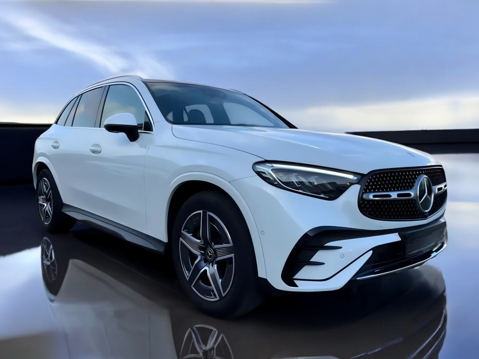 Mercedes-Benz GLC 300 4MATIC AMG (2)