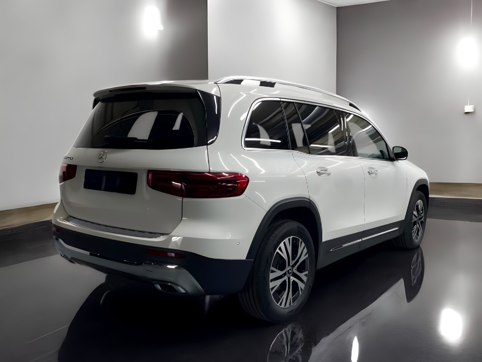 Mercedes-Benz GLB 200d (2)