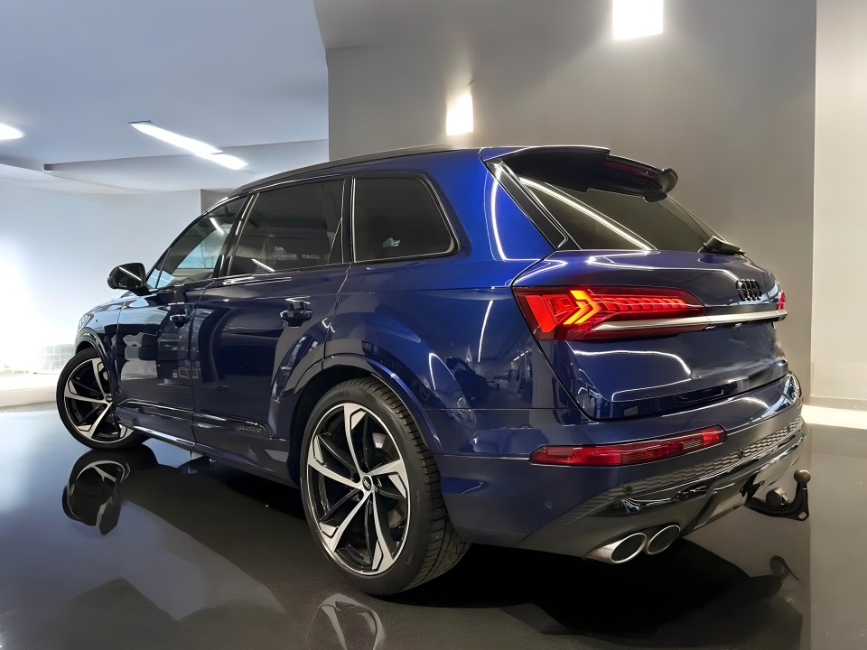 Audi SQ7 TDI quattro (4)