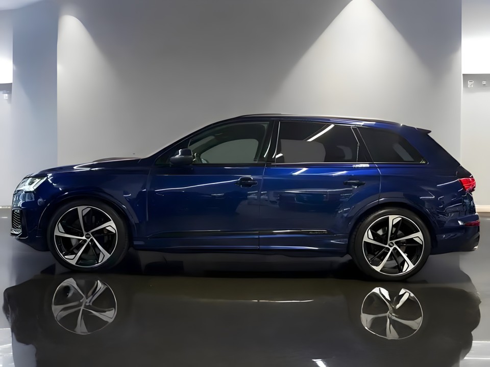 Audi SQ7 TDI quattro (5)