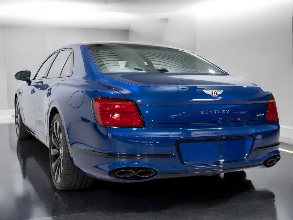 Bentley Flying Spur Azure V6 (4)