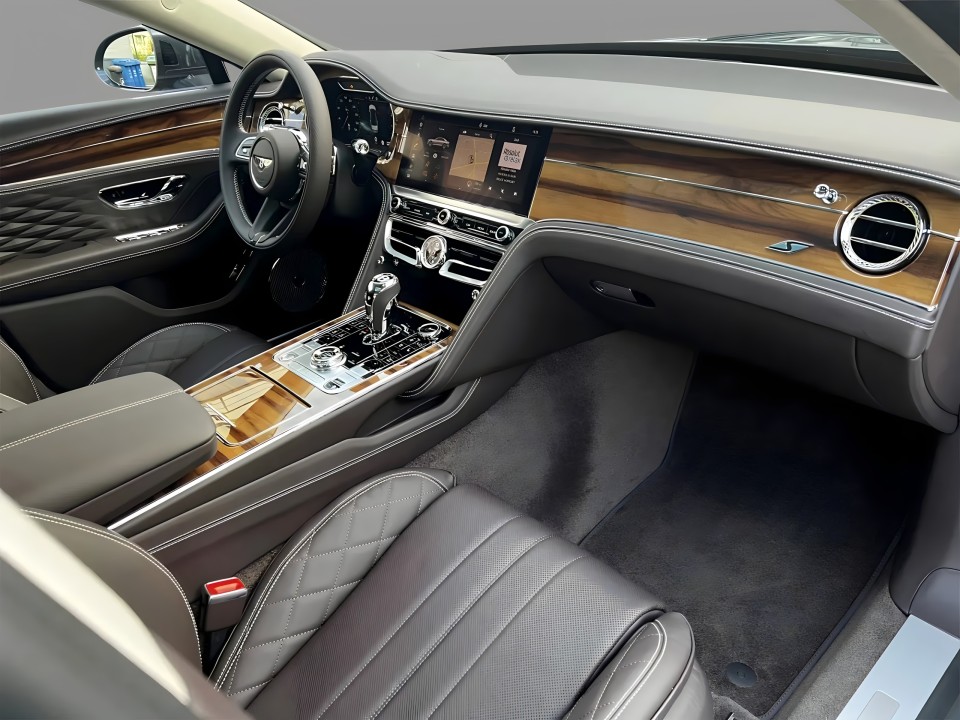 Bentley Flying Spur S V8 - foto 11