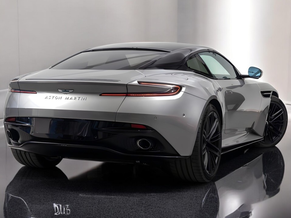 Aston Martin DB12 (3)