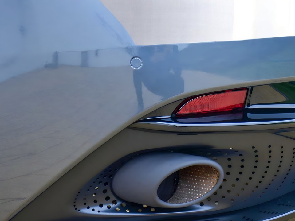 Aston Martin DB12 Volante - foto 17
