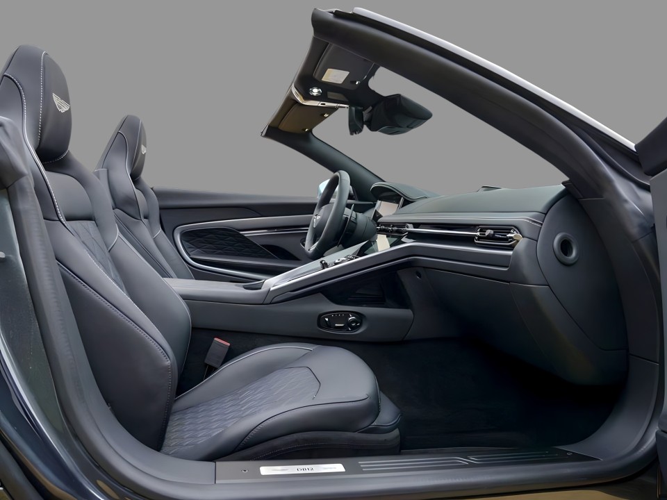 Aston Martin DB12 Volante - foto 7