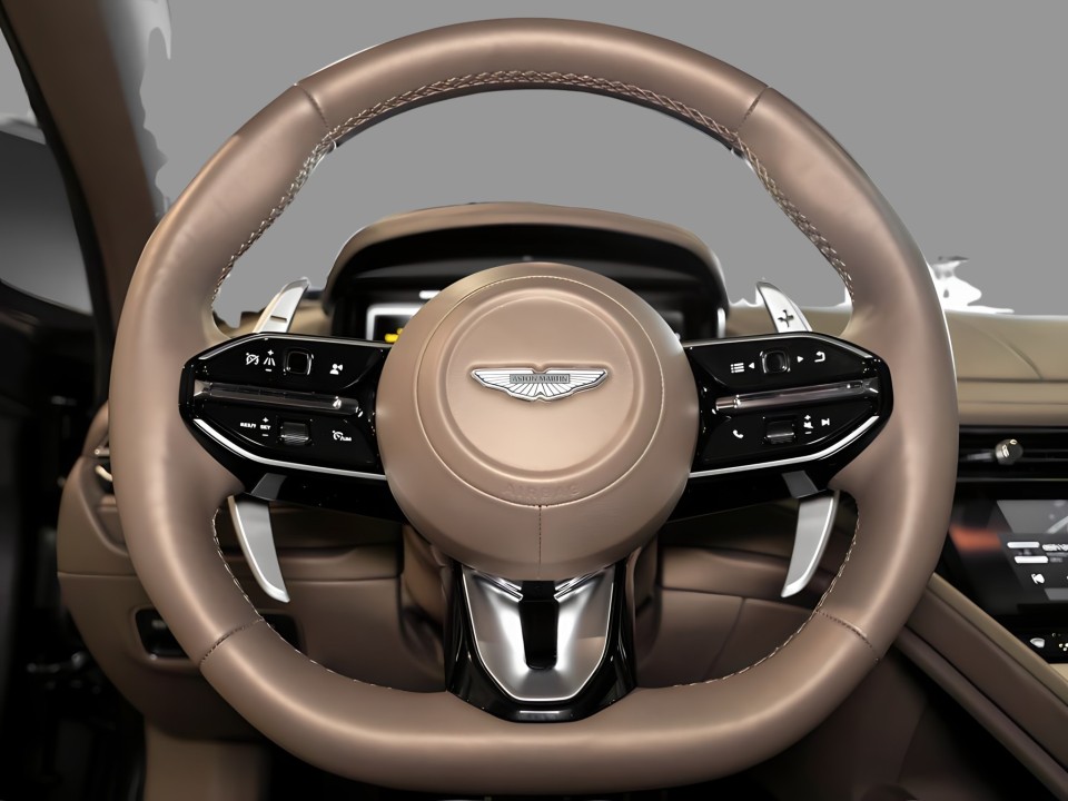 Aston Martin DB12 V8 Coupe (5)