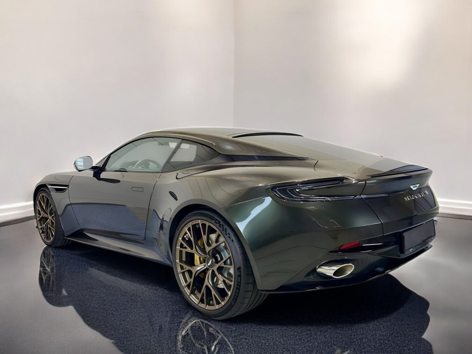 Aston Martin DB12 (4)